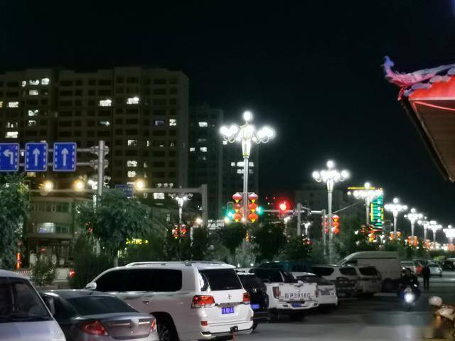 戈壁滩夜景图片