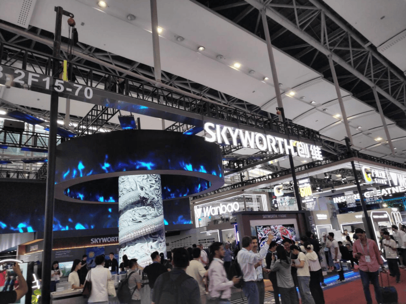 【实探】广交会上，新能源汽车被“火爆围观”！