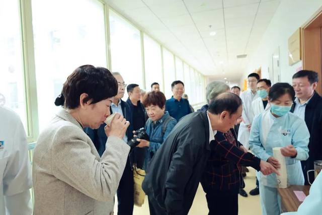 市人大常委会机关老干部党支部到滨州市中医医院(滨州医学院附属中医医院)开展“中医养生 情暖夕阳”主题党日活动 市人大常委会机关老干部党支部到滨州市中医医院(滨州医学院附属中医医院)开展“中医养生 情暖夕阳”主题党日活动