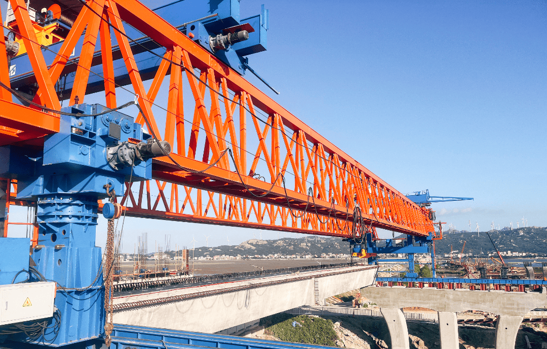 75米,上部结构采用40米和30米pc连续小箱梁,下部构造桥墩采用花瓶墩