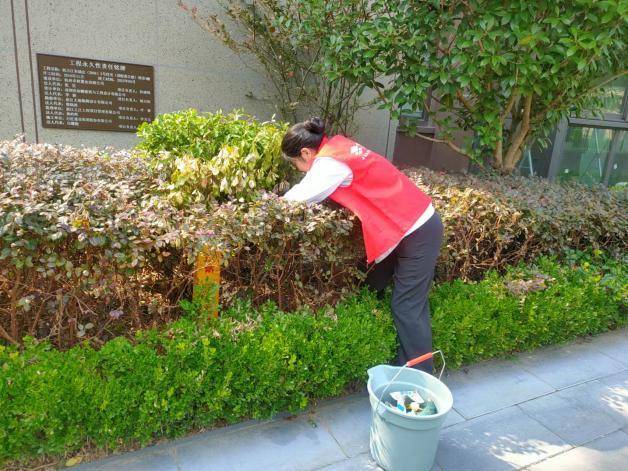 清"死角"·扫"盲区",从细节入手让小区更整洁