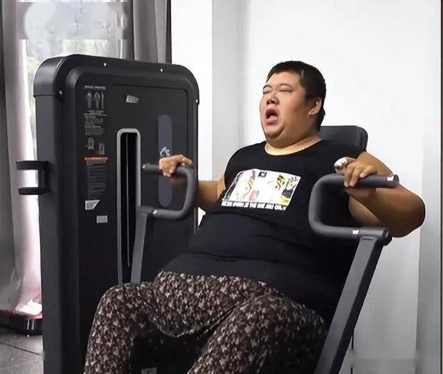 “吃播四巨头”现状：2年没俩，恩克直播吐血、胖猴仔为保命减肥_视频_身体_因为