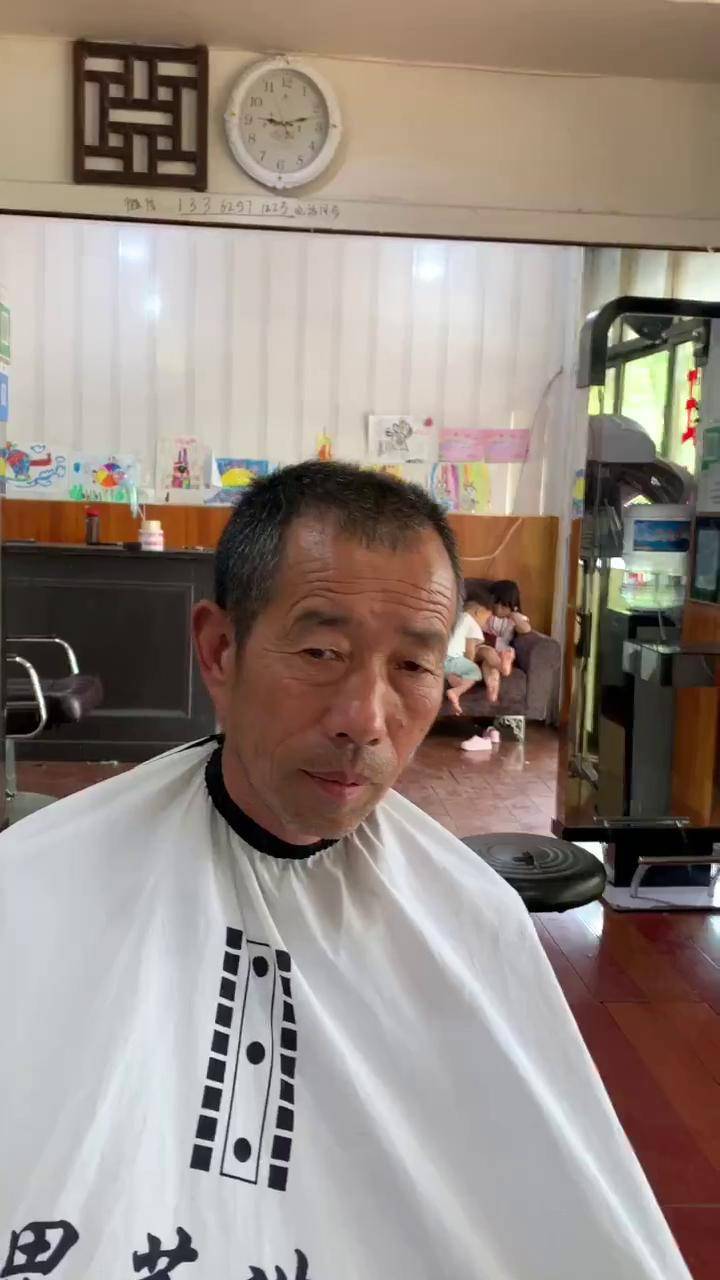 m发际线平头修剪分享经验感谢支持手艺