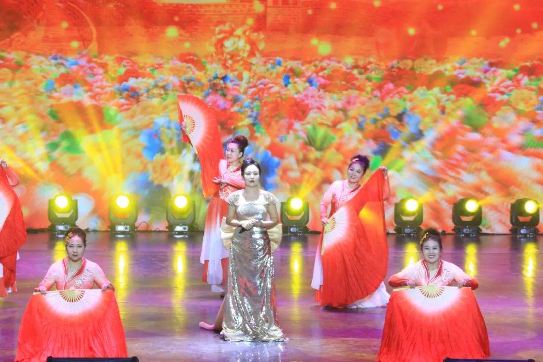 歌伴舞《江山》好来宝《赞美暖城鄂尔多斯》双人舞《筷子情》表演唱