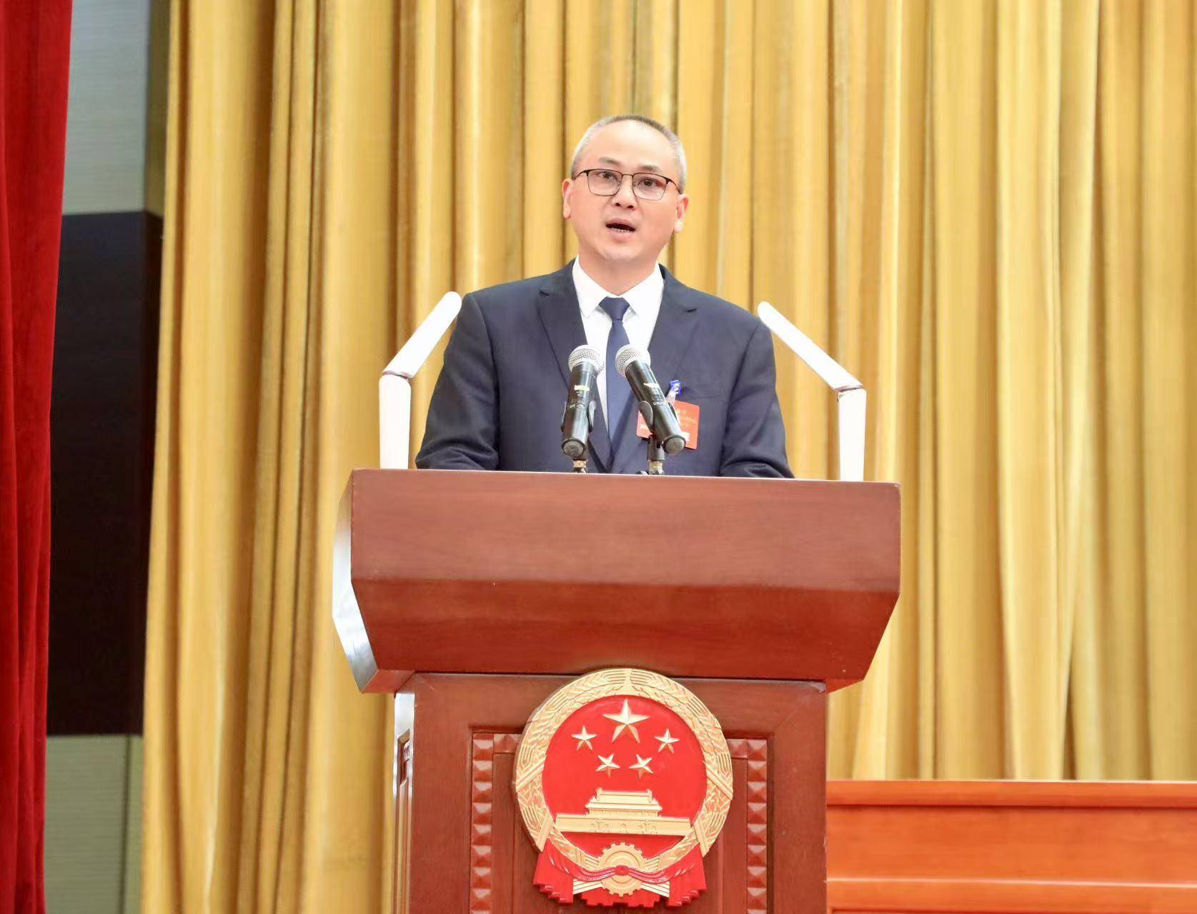 其中,浈江区区长周昭坚出生