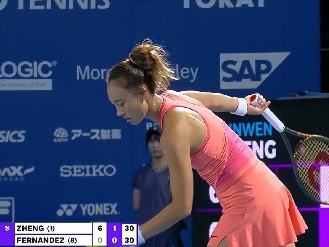 连场送蛋!郑钦文2-1击败费尔南德斯,连续3站打进巡回赛四强,半决赛将对阵施耐德 连场送蛋!郑钦文2-1击败费尔南德斯,连续3站打进巡回赛四强,半决赛将对阵施耐德