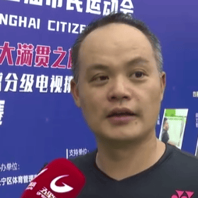 今天首盘对决,邱吴组合以6比3先下一城,但高嵩徐浩闻很快稳住局面,以