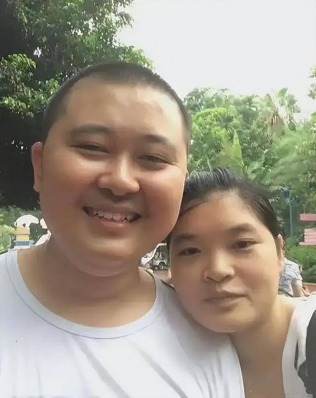 网红潘黄河老婆图片