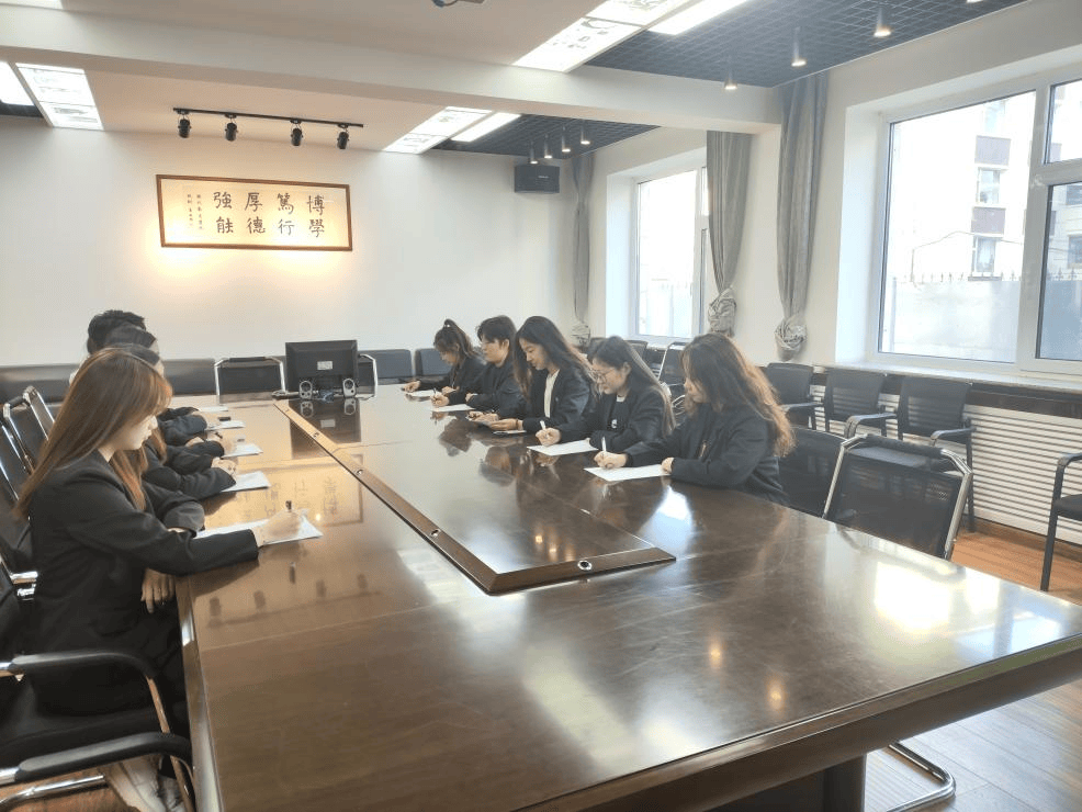 现代教育学院组织召开“周讨论，月交流”学生骨干交流分享会_工作_长春_光华