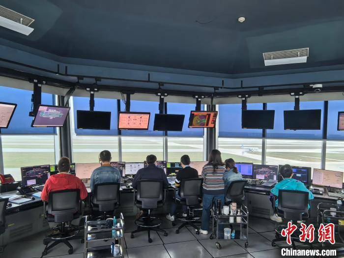 华东空管局空管中心积极应对台风"康妮" 保障旅客出行安全