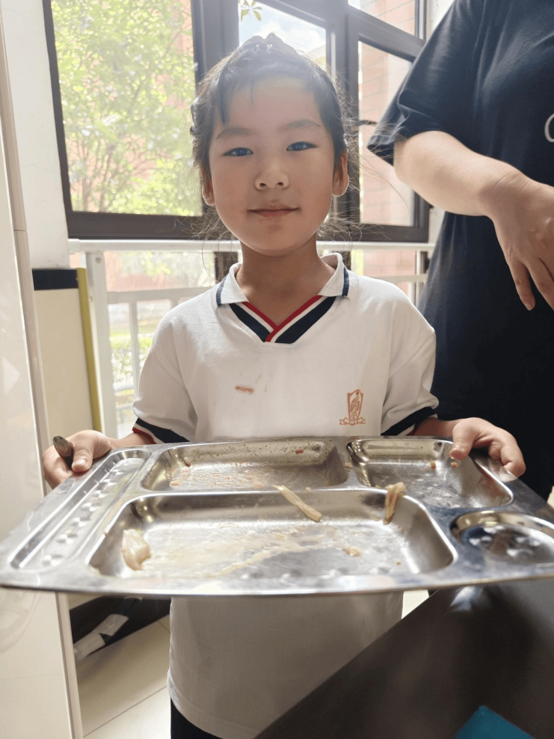 学生勤俭节约生活照图片