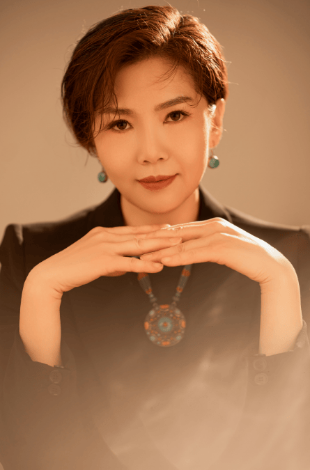 【"艺"路生花】在热爱中坚持,再坚持中绽放!——苏勒亚其其格