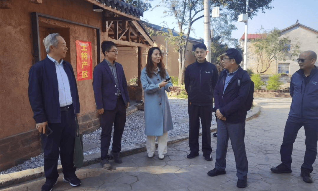 宣威市10月28日,宣威市委副书记,市长许韶发到昆明与云南云天化狗份