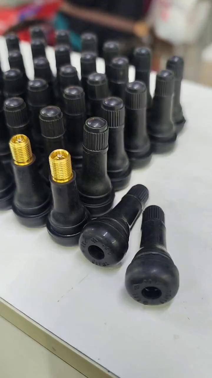 德国蒂普拓普橡胶气门嘴采用天然橡胶制作纯铜螺杆柔软耐高温耐腐蚀抗