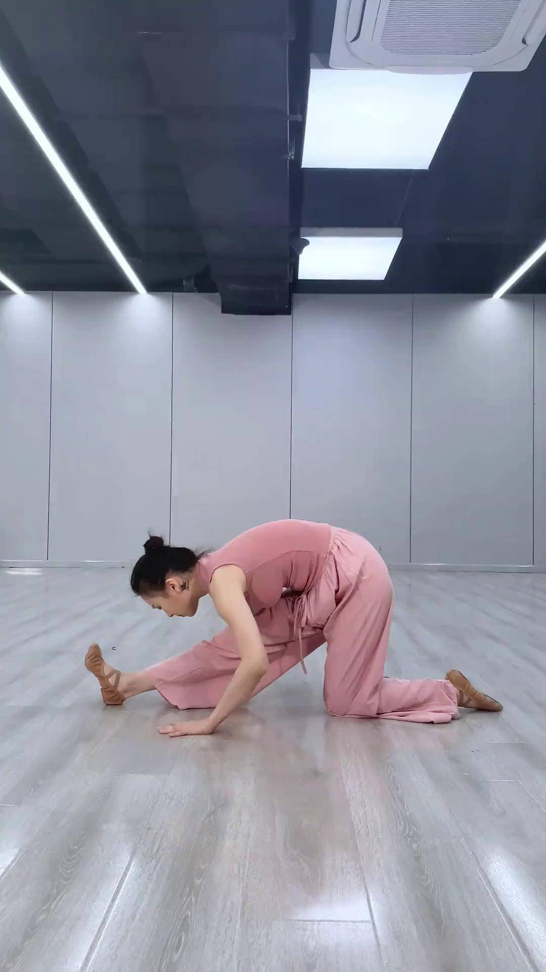 不会可以来找我手把手教学哦舞蹈基本功软开度训练 零基础学舞蹈成人