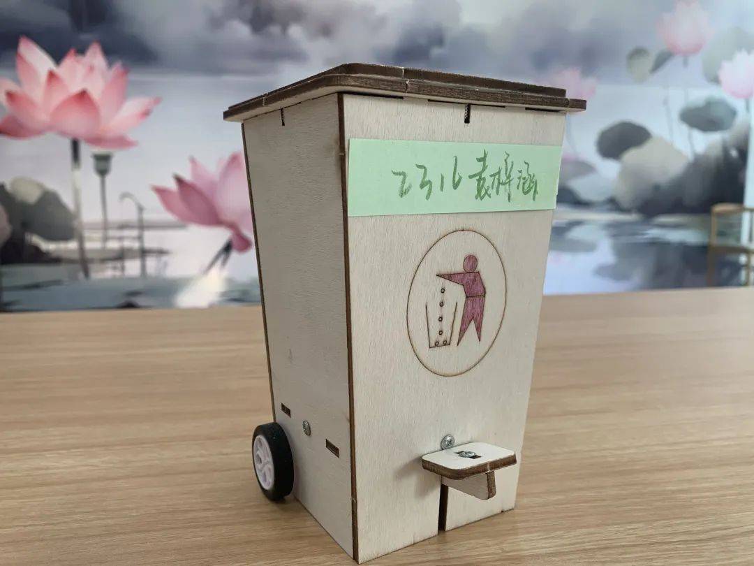 让我们一起来欣赏一下此次作品展根据普通高中通用技术项目制作要求