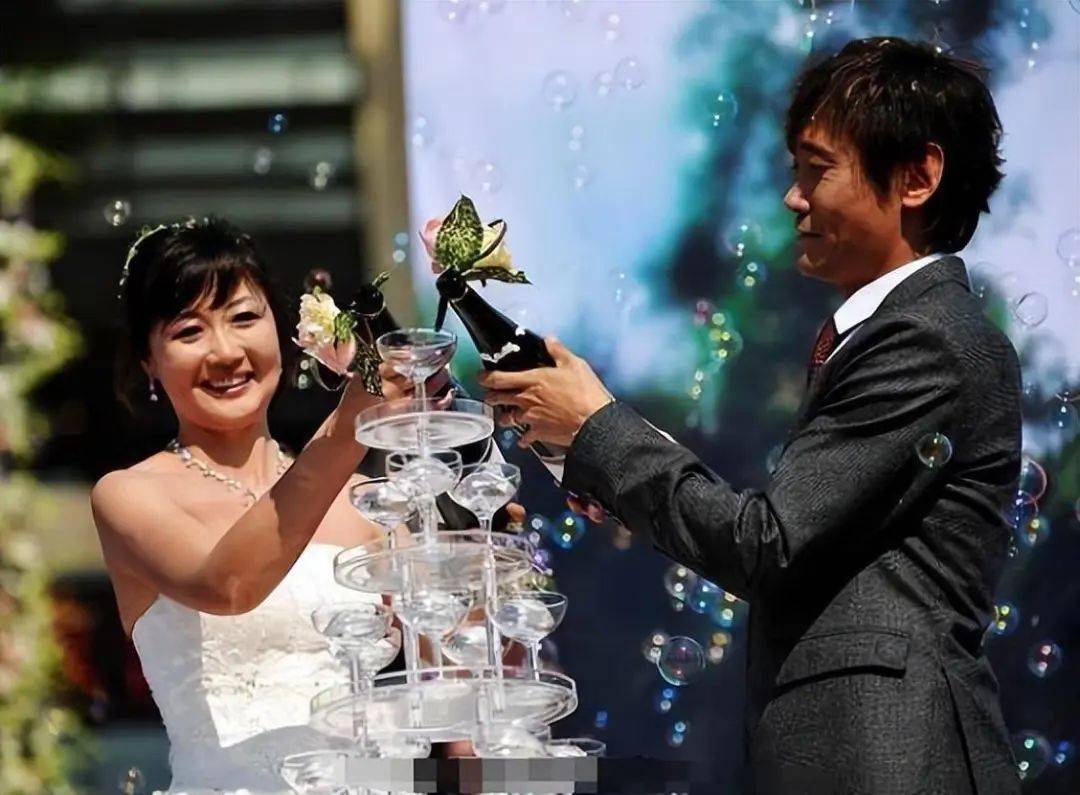 高峰:抛弃那英和刚出生的儿子,19年过去了,他如今过得怎样了?