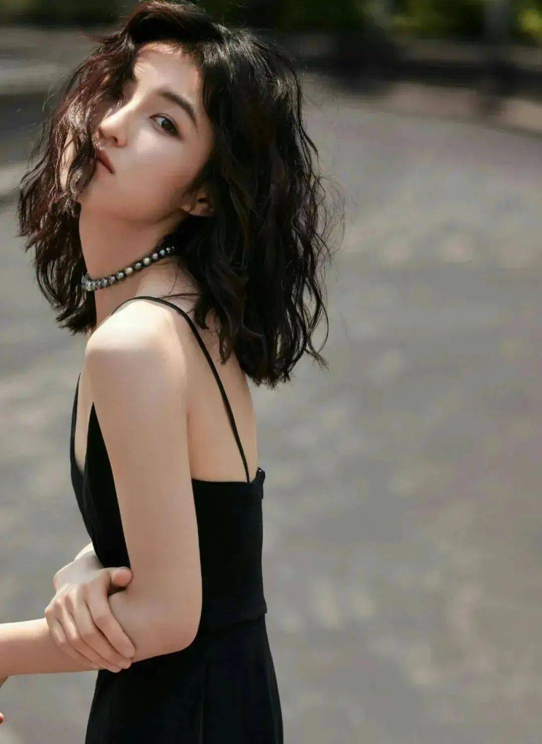 齐肩发型烫发7分妩媚张扬3分性感入骨