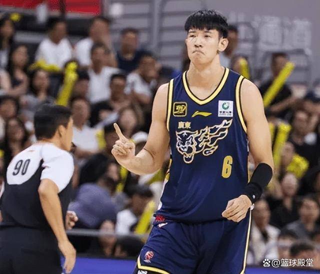 杜锋的固执渐渐危害广东！不练新星+无战术+糟糕选人，该醒醒了！