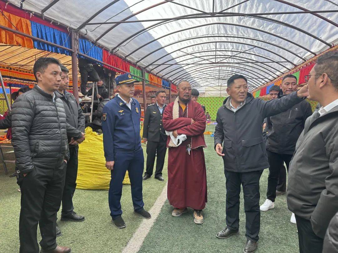 囊谦县委副书记索南扎西带队督导噶举毛兰法会安保工作