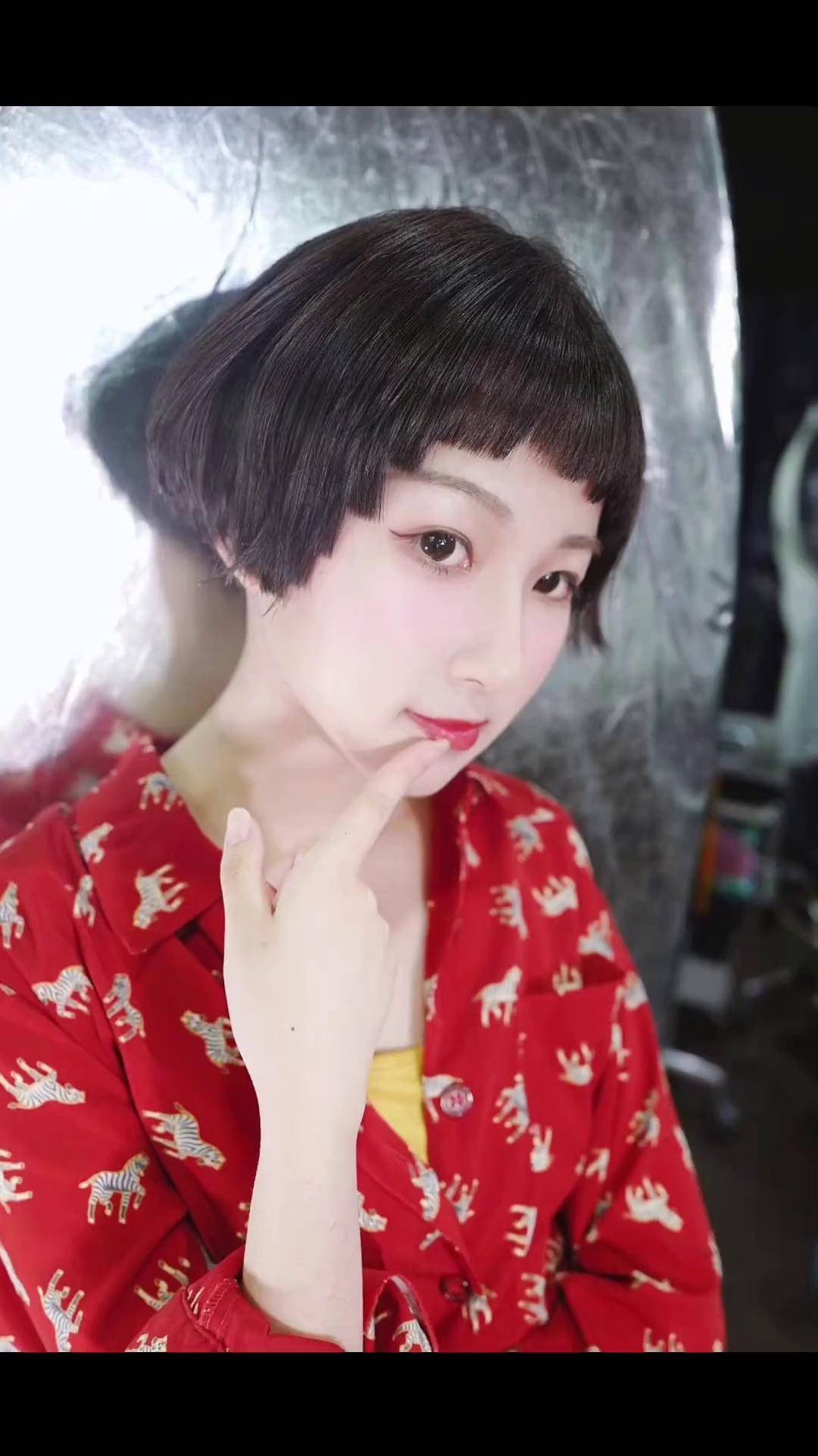 楼梯波波短发个性短发