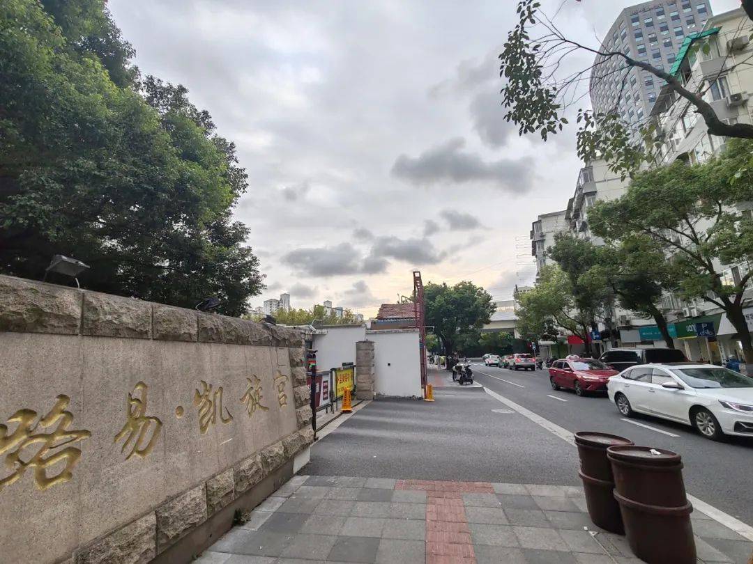 上海一小区居民遭遇“密集恐惧”：看着恶心听着闹心，一个月投诉了N次……