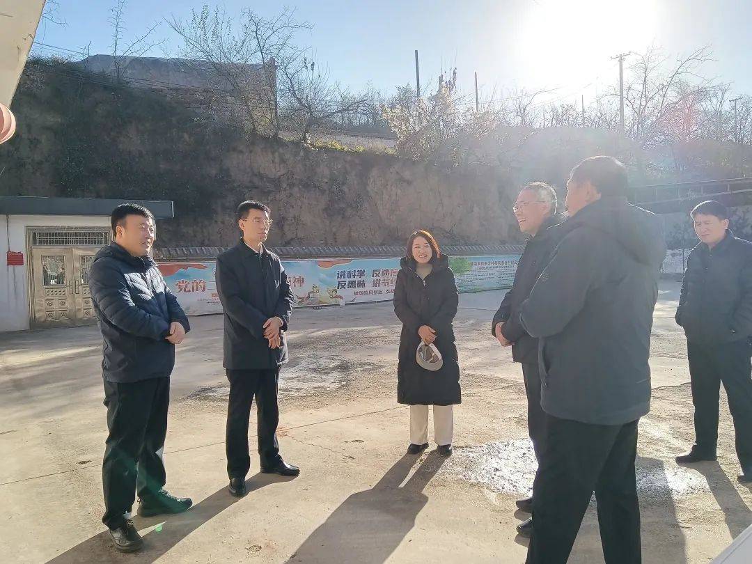 【微石楼】县委副书记,政府县长张鹏耀深入裴沟乡调研巩固拓展脱贫