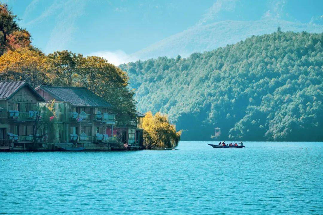 图片[9]-十二月最佳旅行地非它莫属，看银杏逛古城吃美食，现在去正好！ -华闻时空