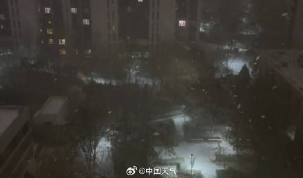 北京昨夜为何突然飘雪？低空湿度不利动力好，属于“大力出奇迹”