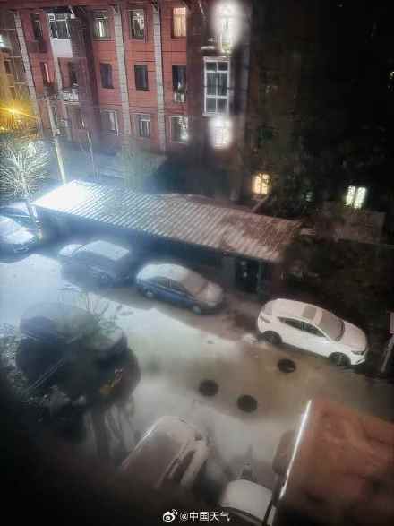 北京昨夜为何突然飘雪？低空湿度不利动力好，属于“大力出奇迹”