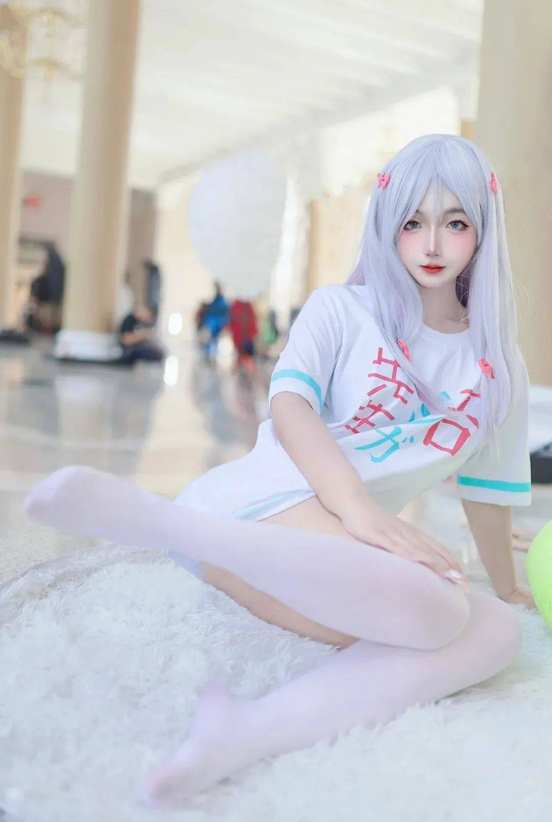 和泉纱雾cos，白丝玉足过膝袜，简直爱了