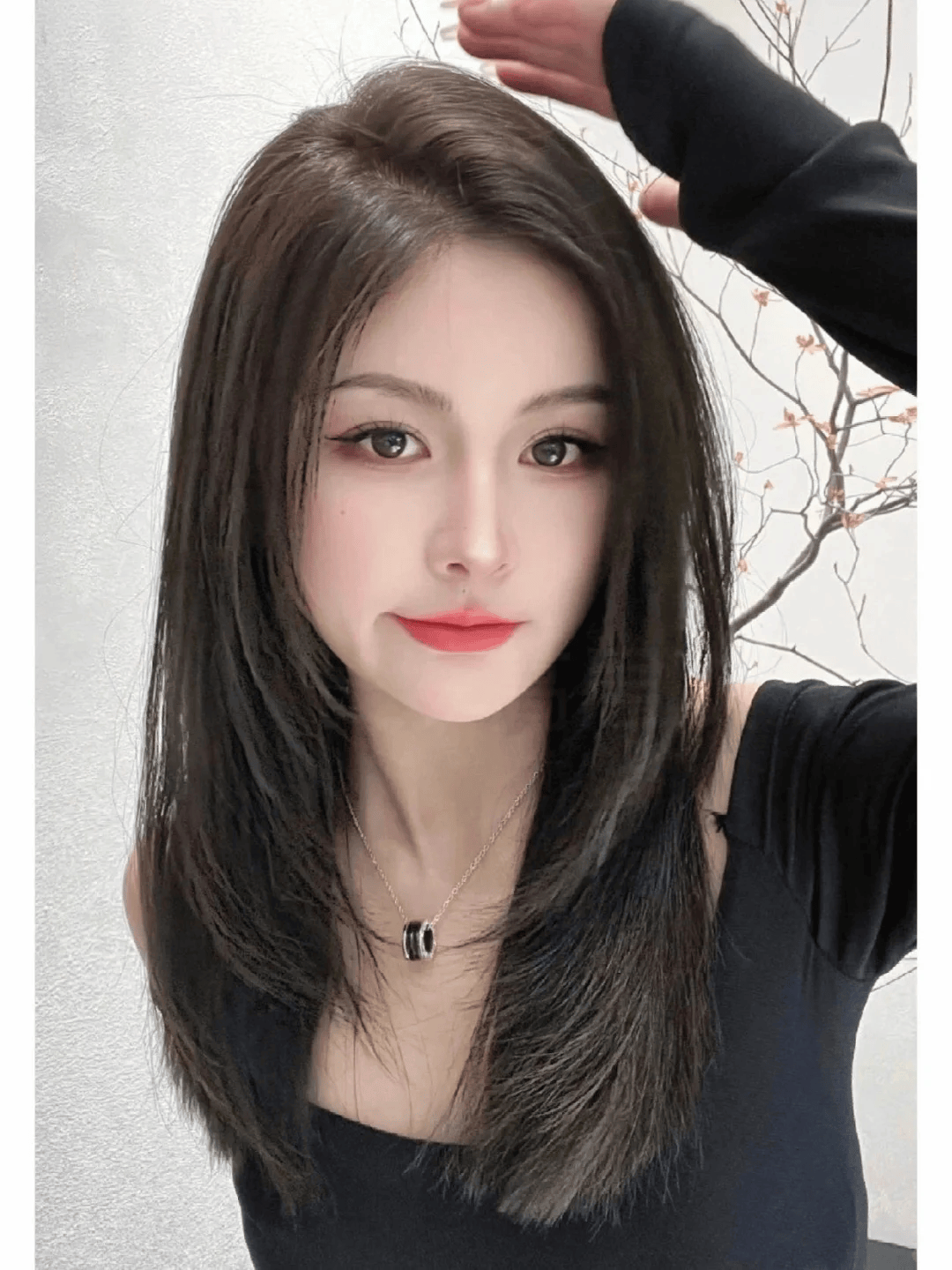 减龄发型必选高层次,高级优雅少女感十足
