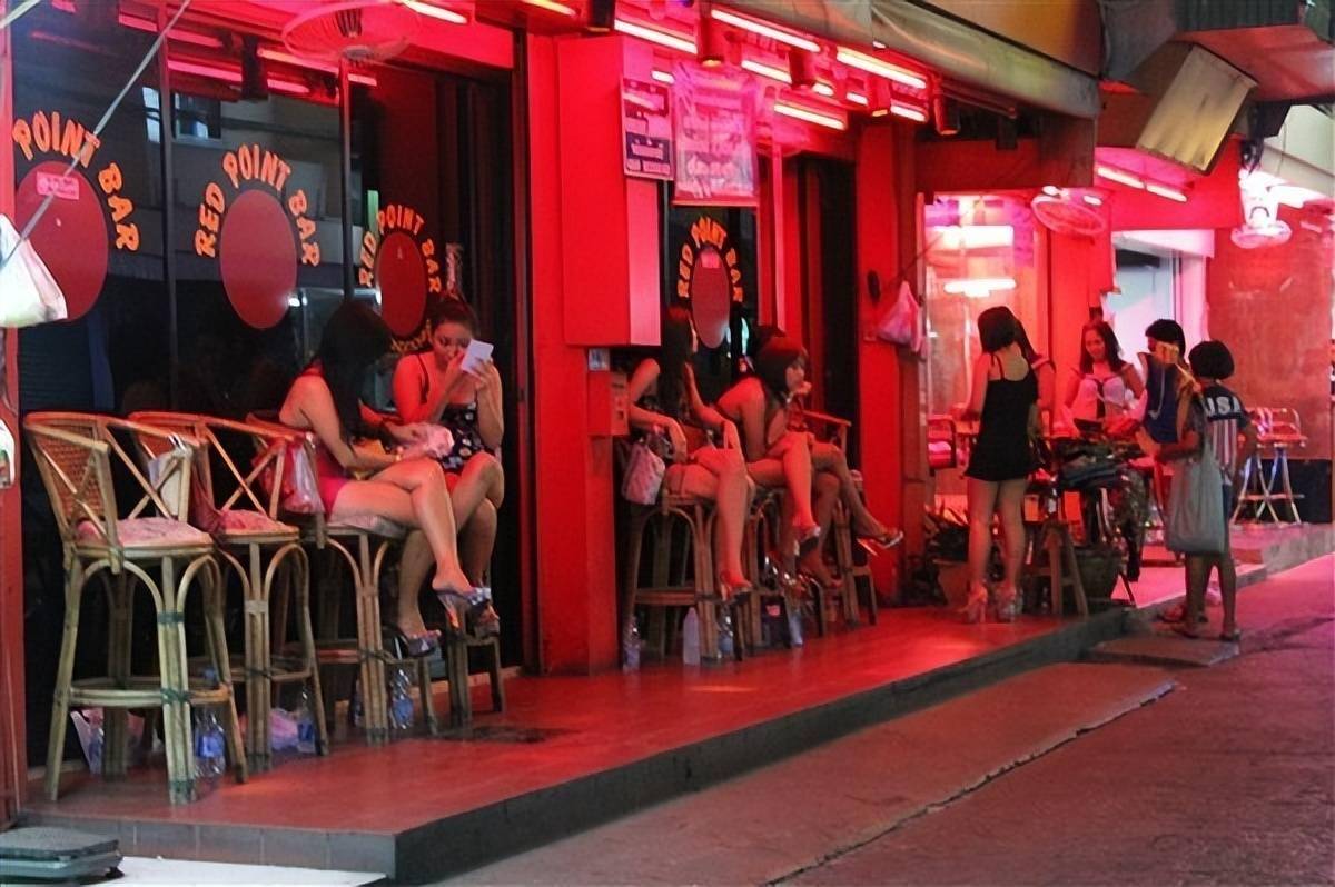 租妻,卖女,伴游!泰国这个国家为何如此魔幻?