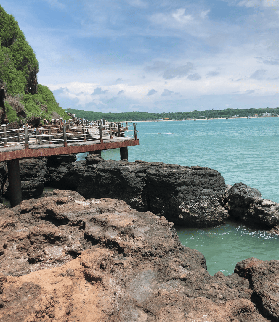 涠洲岛美出圈!乘动车打卡《永夜星河》团综取景地!
