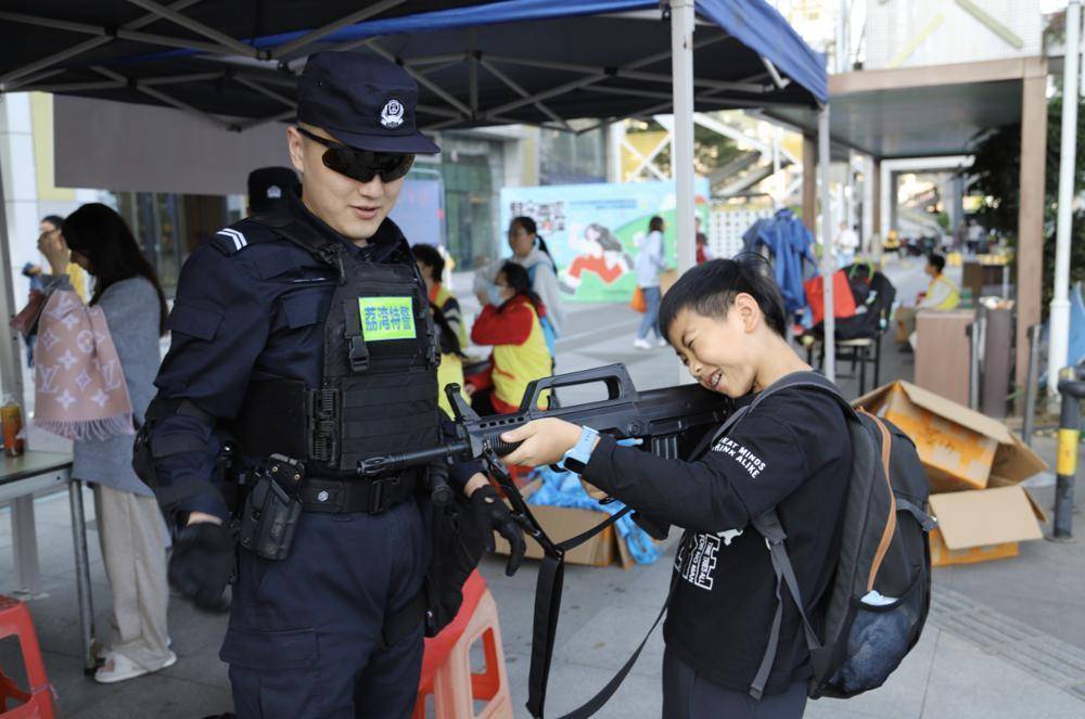 汇集青年力量，广州荔湾冲口街道开展青年文明号志愿服务集市活动