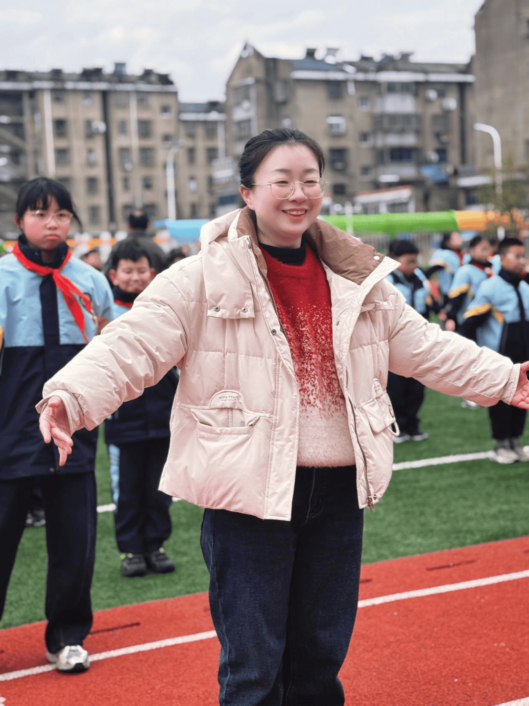 阳光下绽放 运动展风采