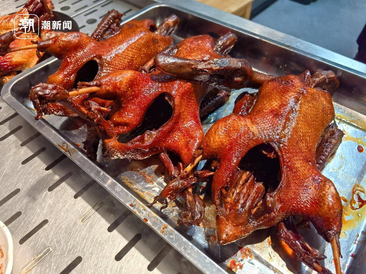 杭州这家连90后都吃了近30年的宝藏卤鸭店,如今开出了堂食