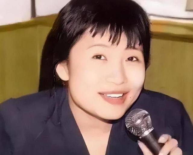 歌手李娜：不顾亲人流泪劝阻出家，25年后，她过得怎样了