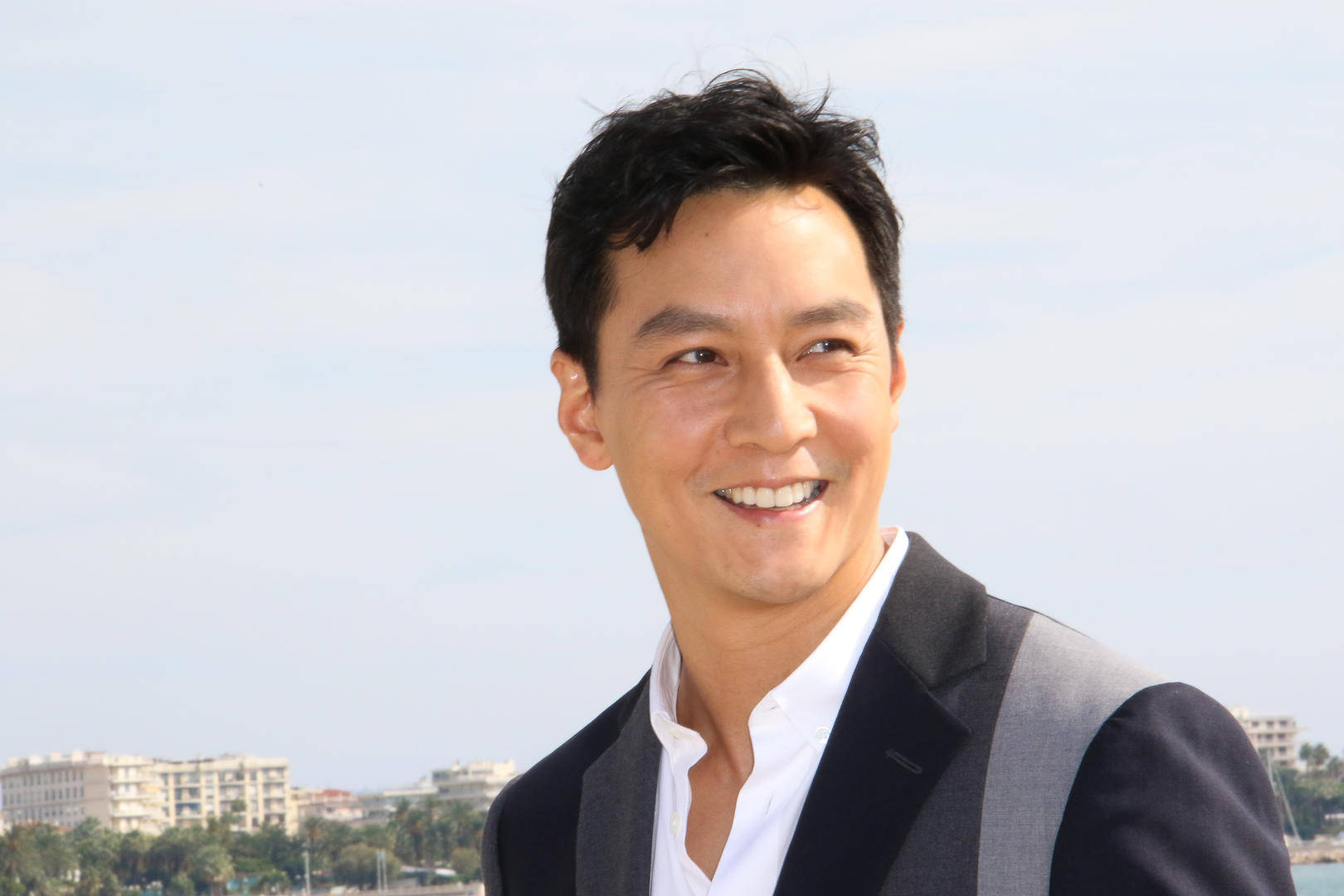 吴彦祖得奖，但他发的微博内容有点不对劲……