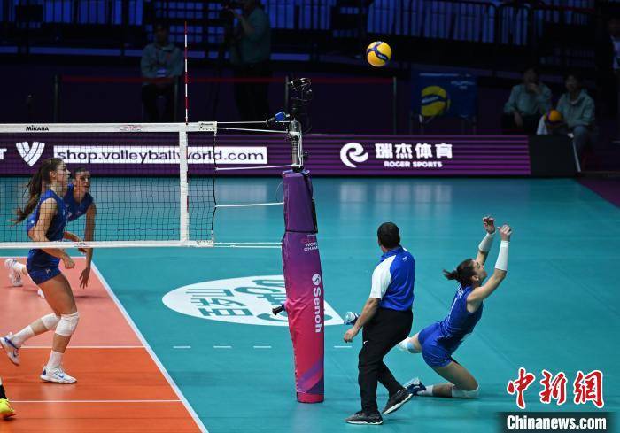 2024女排世俱杯小组赛:天津渤海银行女排胜意大利米兰女排 2024女排世俱杯小组赛:天津渤海银行女排胜意大利米兰女排