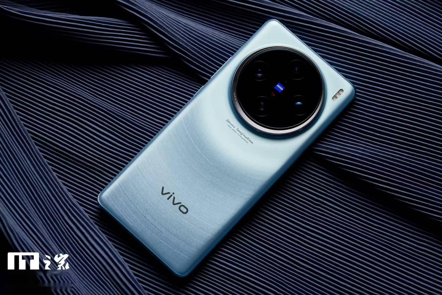 vivo X100 Pro 获 OriginOS 5 15.1.8.22 升级：优化相机变焦性能