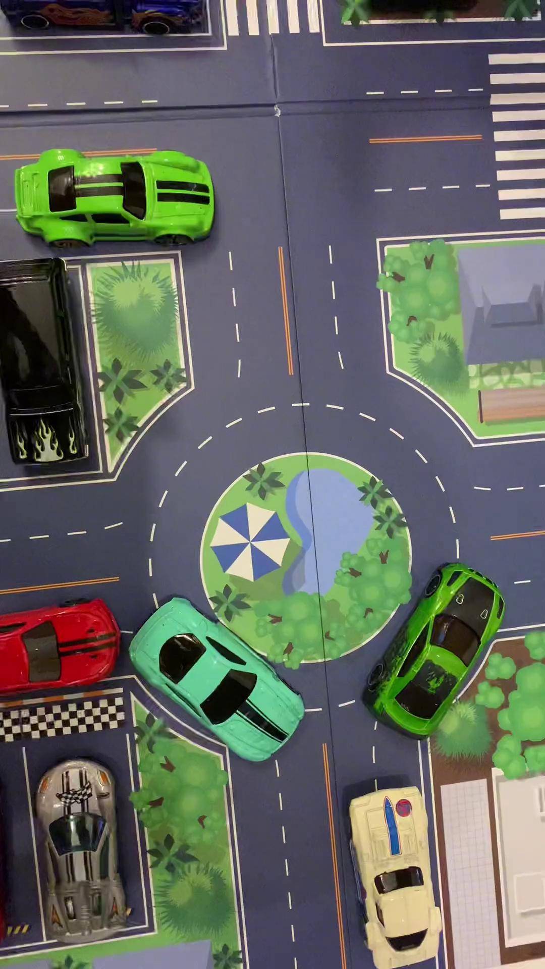 你们能帮我找一个停车位吗?