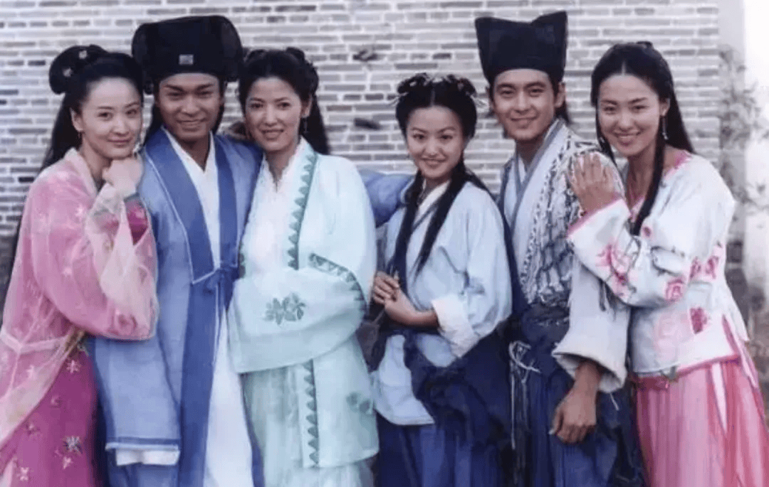 1964年10月9日出生于中国香港长洲,籍贯广东中山,中国香港男演员