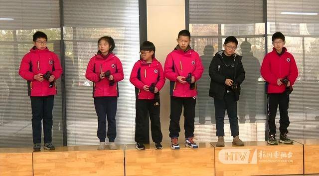 厉害了!杭州10岁“小孩姐”拿下首位女冠军!“感觉很有面子……” 厉害了!杭州10岁“小孩姐”拿下首位女冠军!“感觉很有面子……”