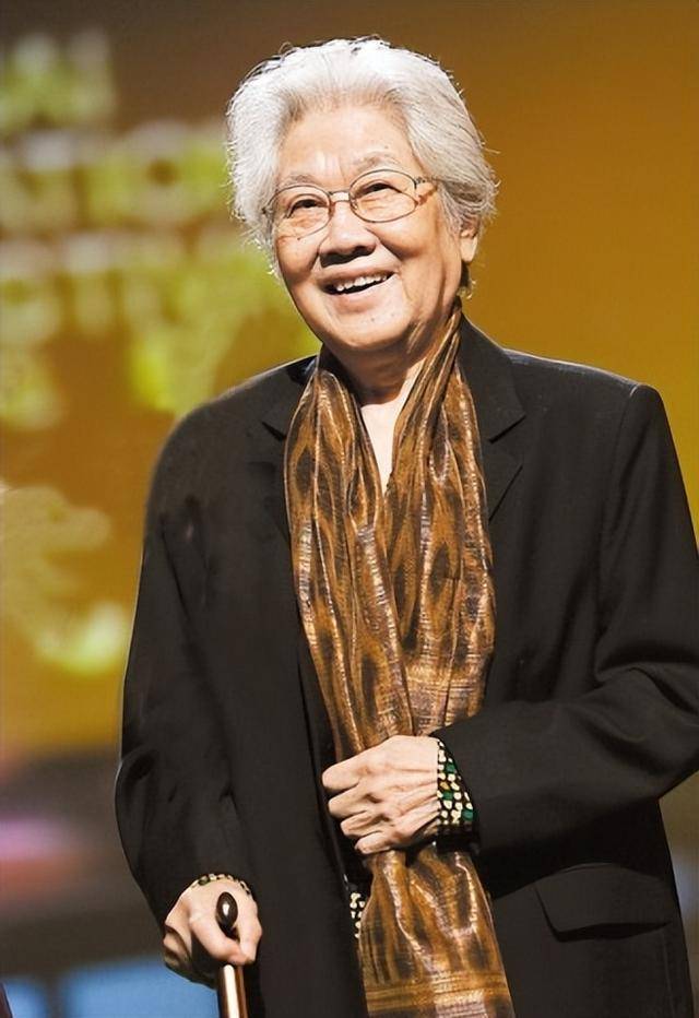 著名演员金山:前妻是张瑞芳,65岁娶亡妻孙维世的亲妹妹