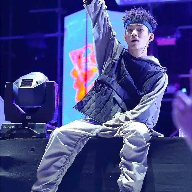 红花会合体演出遭到恶意举报!_贝贝_rapper_小拇指