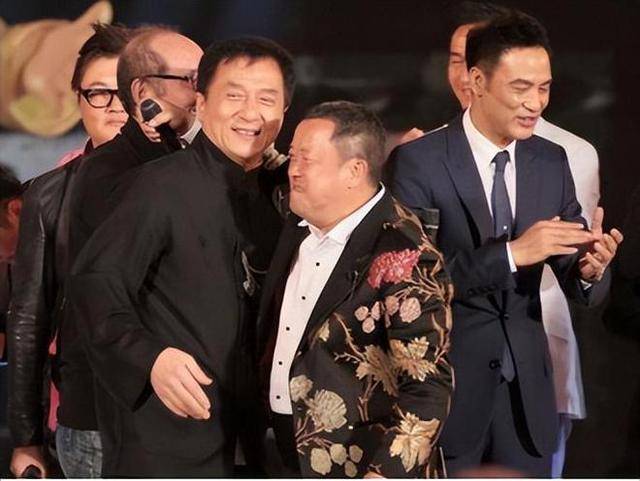 澳门这一夜，撕碎了曾志伟的“体面”，李雪健的话终于有人信了