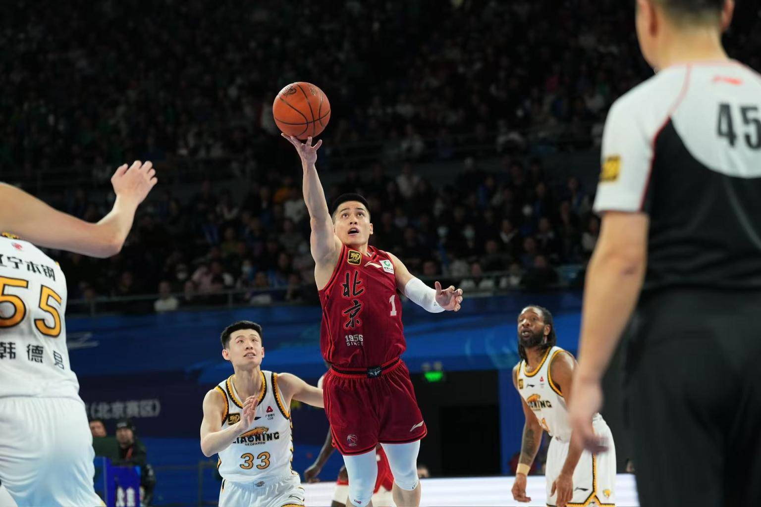 赛季双杀卫冕冠军 北汽队元旦夜赢新年首胜 遗憾的是陈盈骏受伤