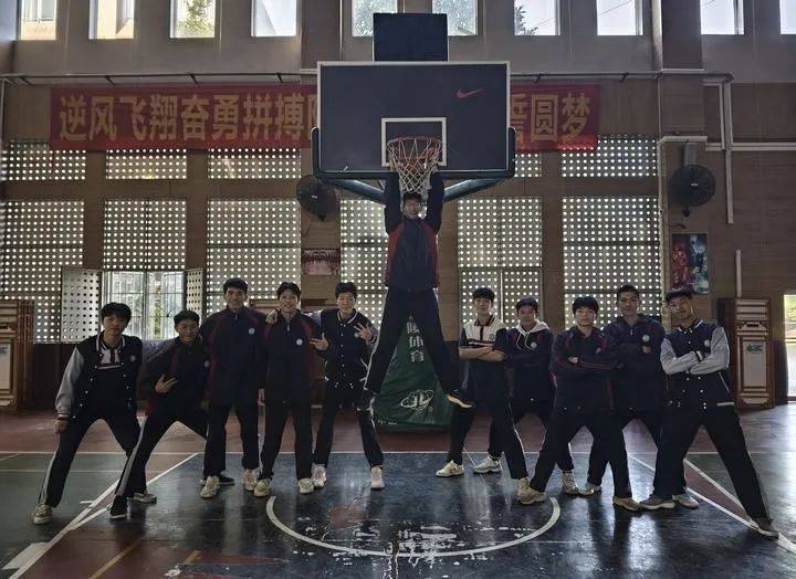 “绝杀”！广州“小孩哥”神级逆转火爆全网