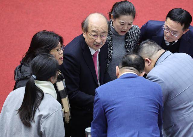 柯建铭喊双罢免扬言国民党惧其战斗力,蓝营:祝福他担任万年总召 柯建铭喊双罢免扬言国民党惧其战斗力,蓝营:祝福他担任万年总召